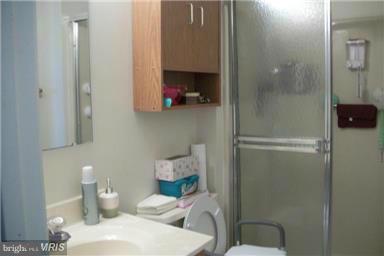 TALL OAKS TOWNHOUSES - Residential Lease