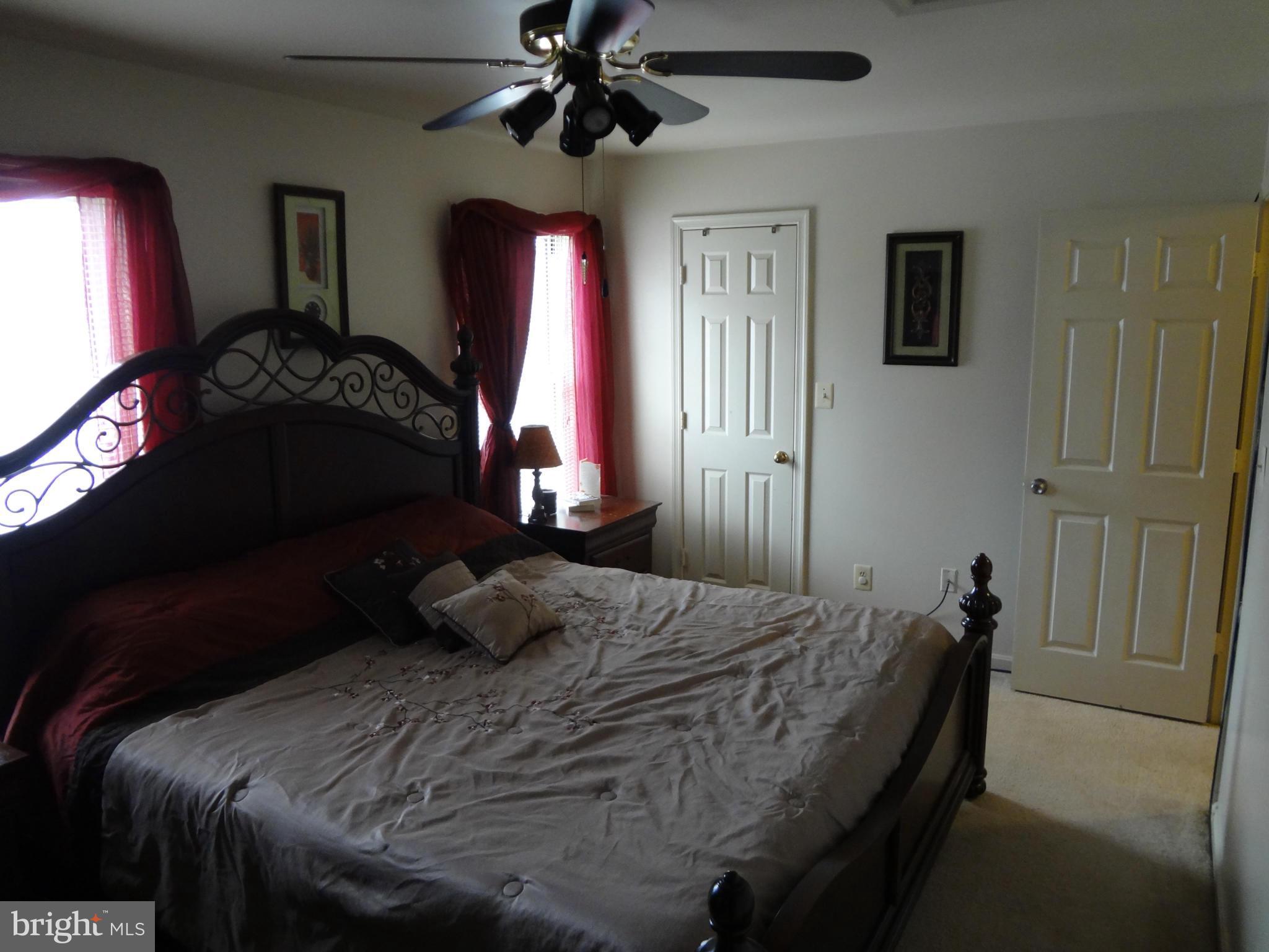 TALL OAKS TOWNHOUSES - Residential Lease