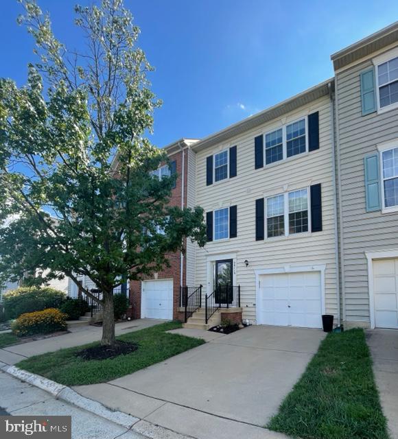 UNIVERSITY CENTER - Residential