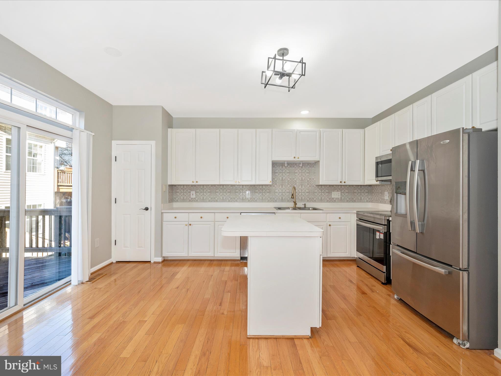 UNIVERSITY CENTER - Residential