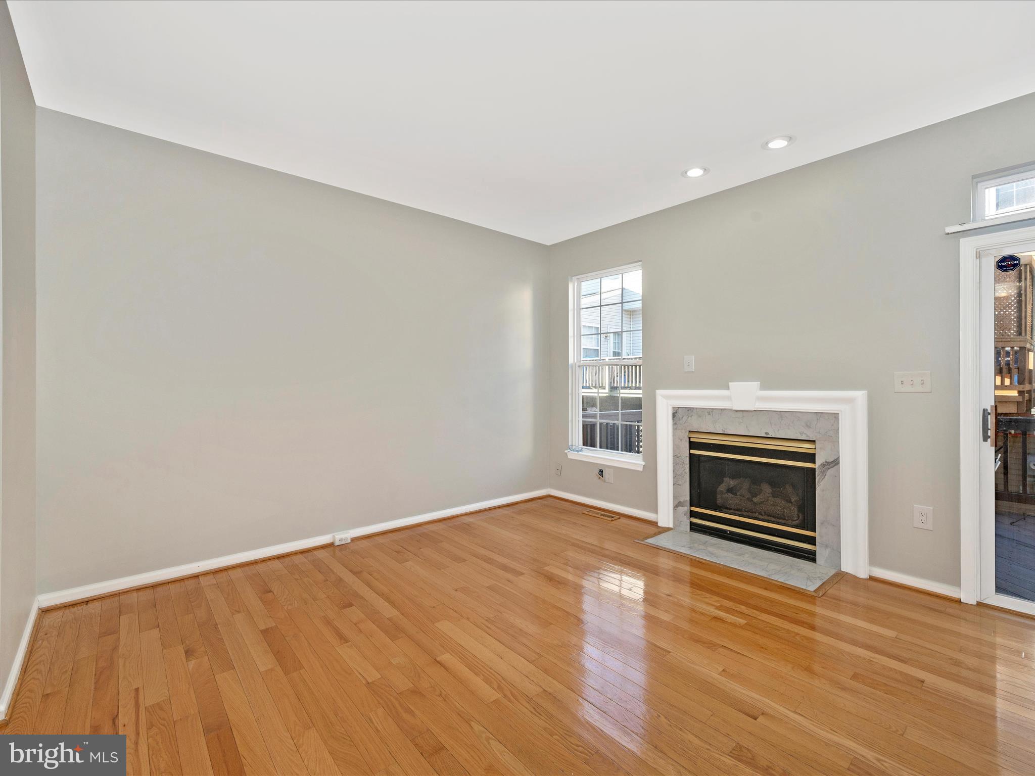 UNIVERSITY CENTER - Residential