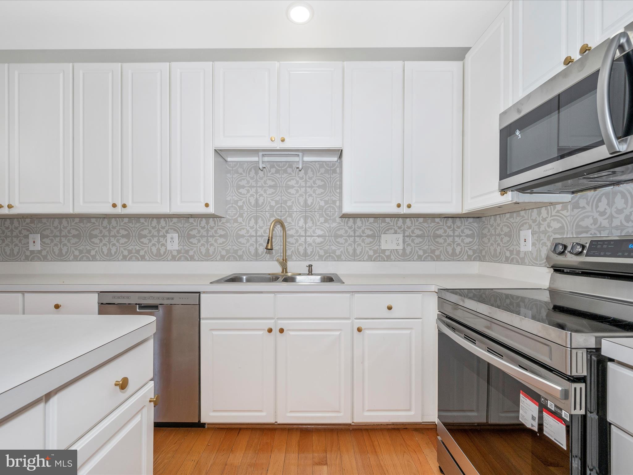 UNIVERSITY CENTER - Residential