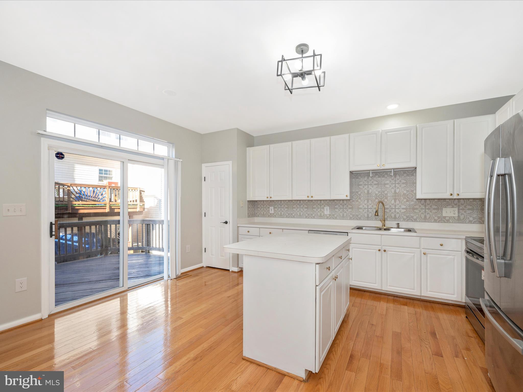 UNIVERSITY CENTER - Residential