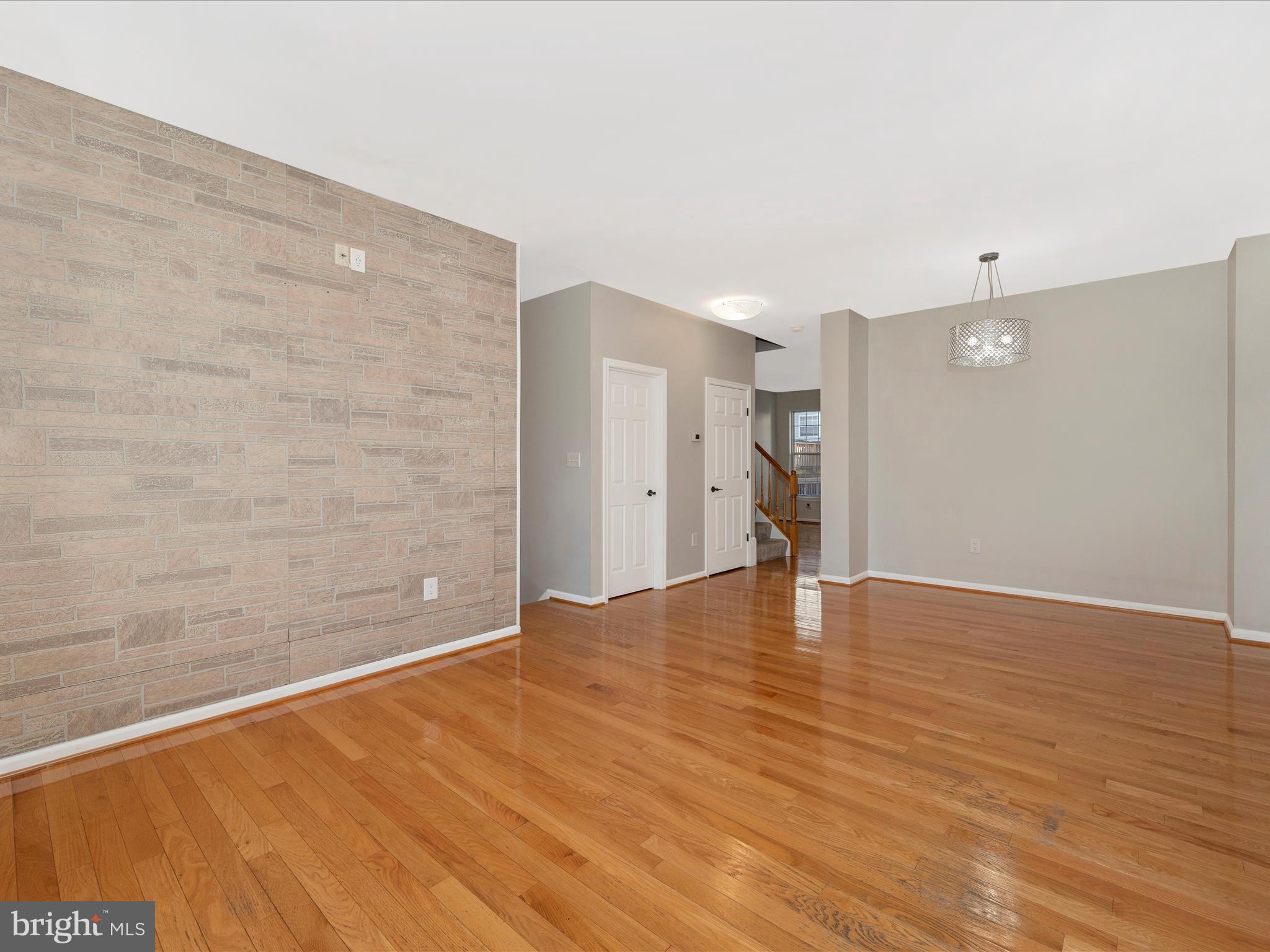 UNIVERSITY CENTER - Residential