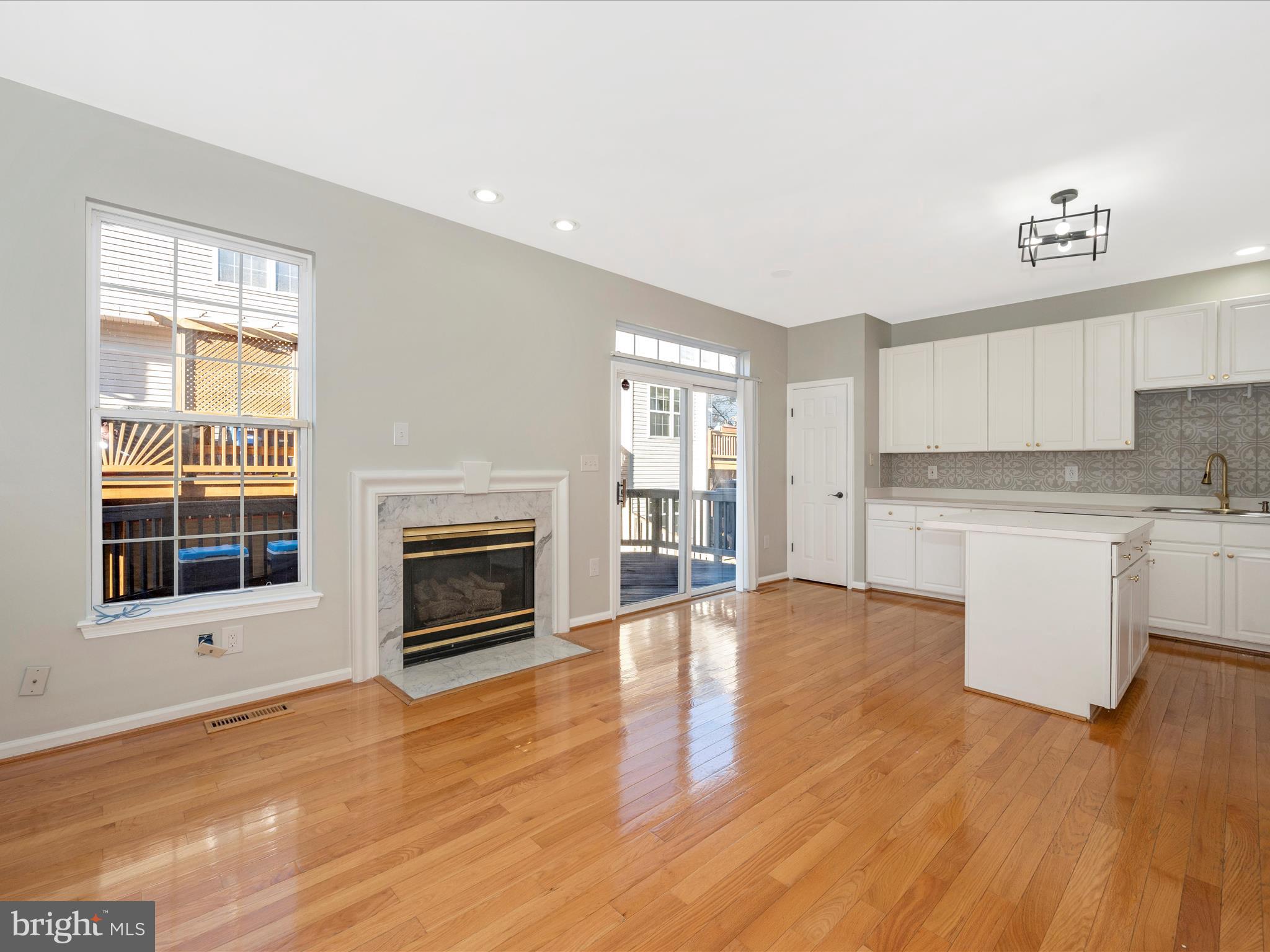 UNIVERSITY CENTER - Residential