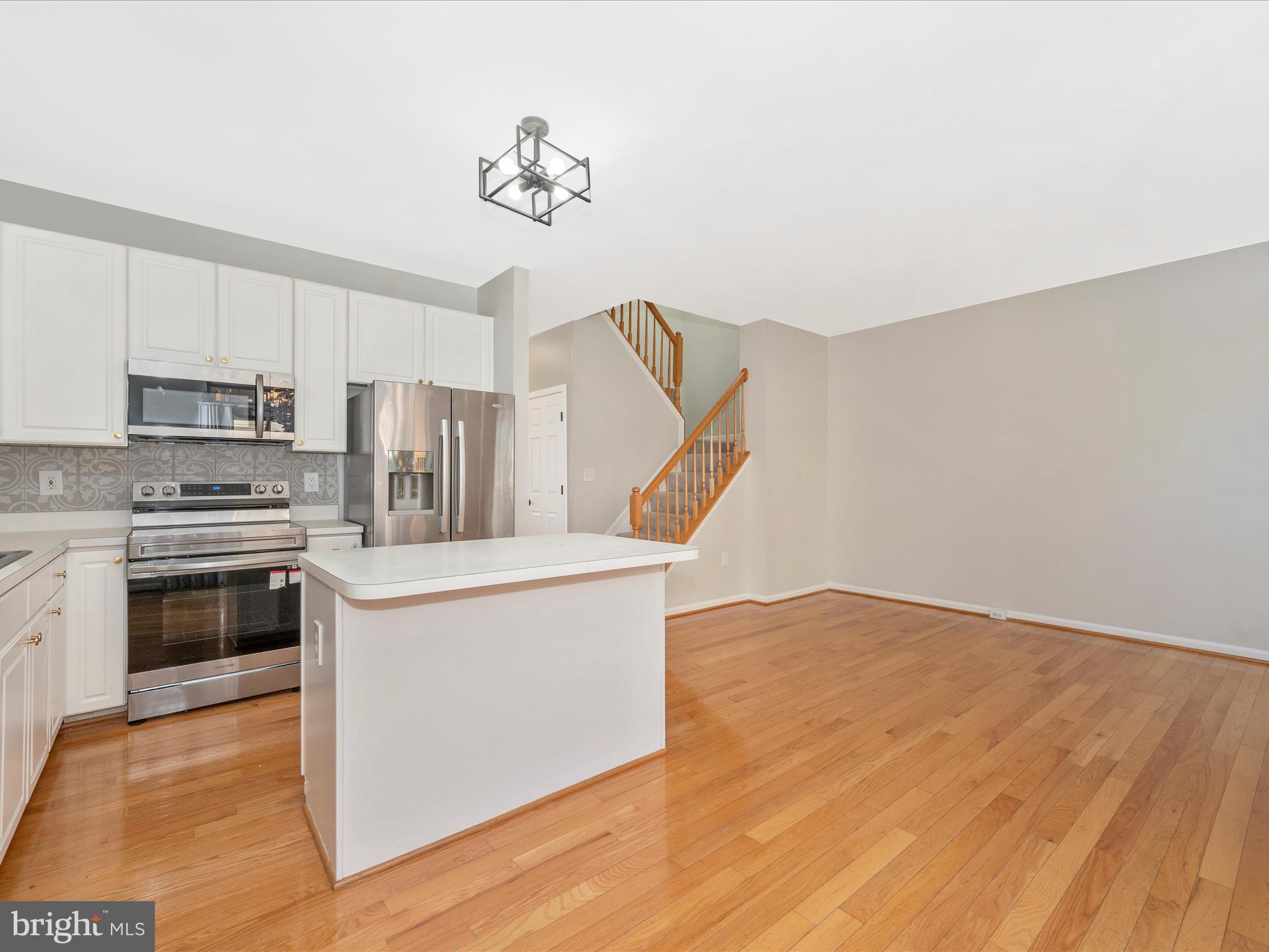 UNIVERSITY CENTER - Residential