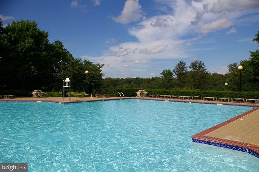 UNIVERSITY CENTER - Residential