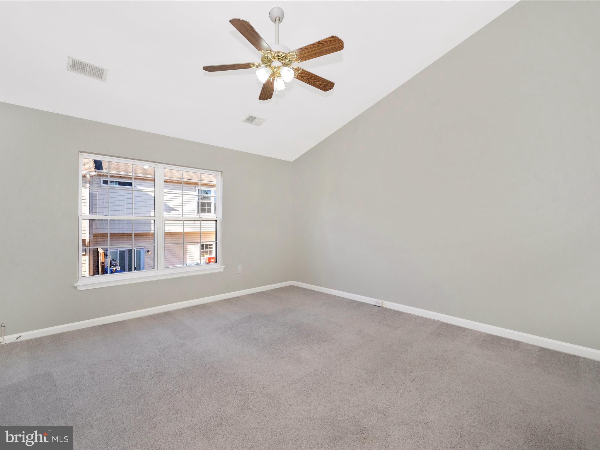 UNIVERSITY CENTER - Residential