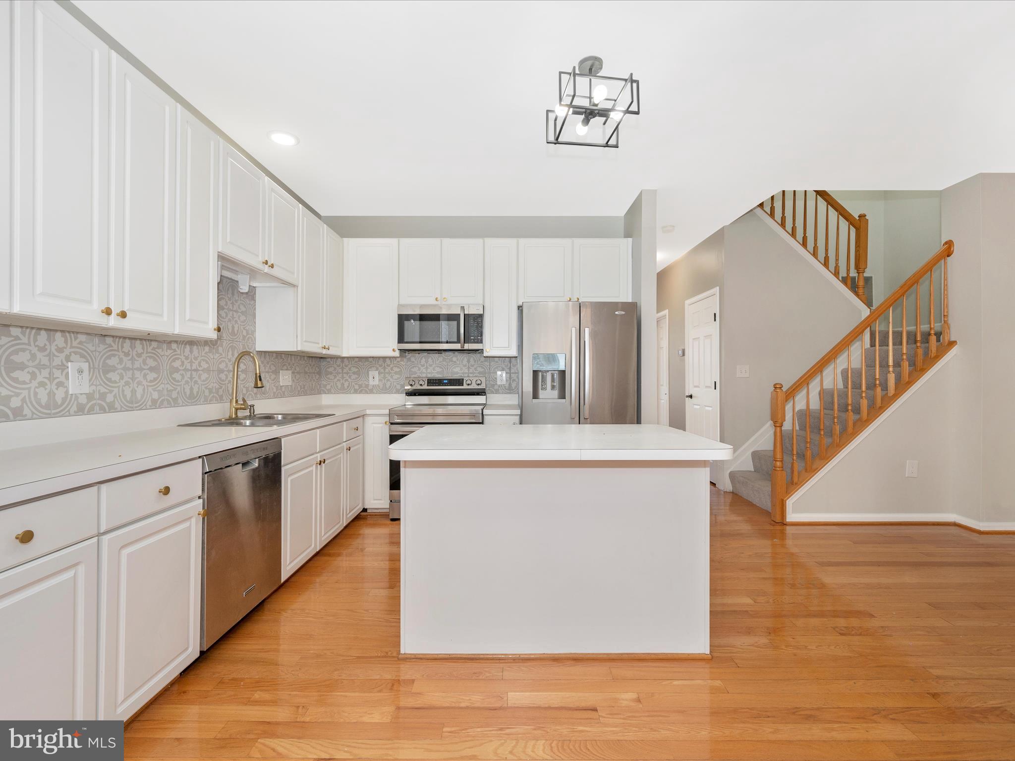 UNIVERSITY CENTER - Residential