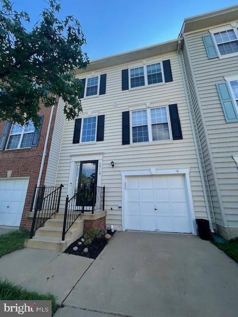 UNIVERSITY CENTER - Residential