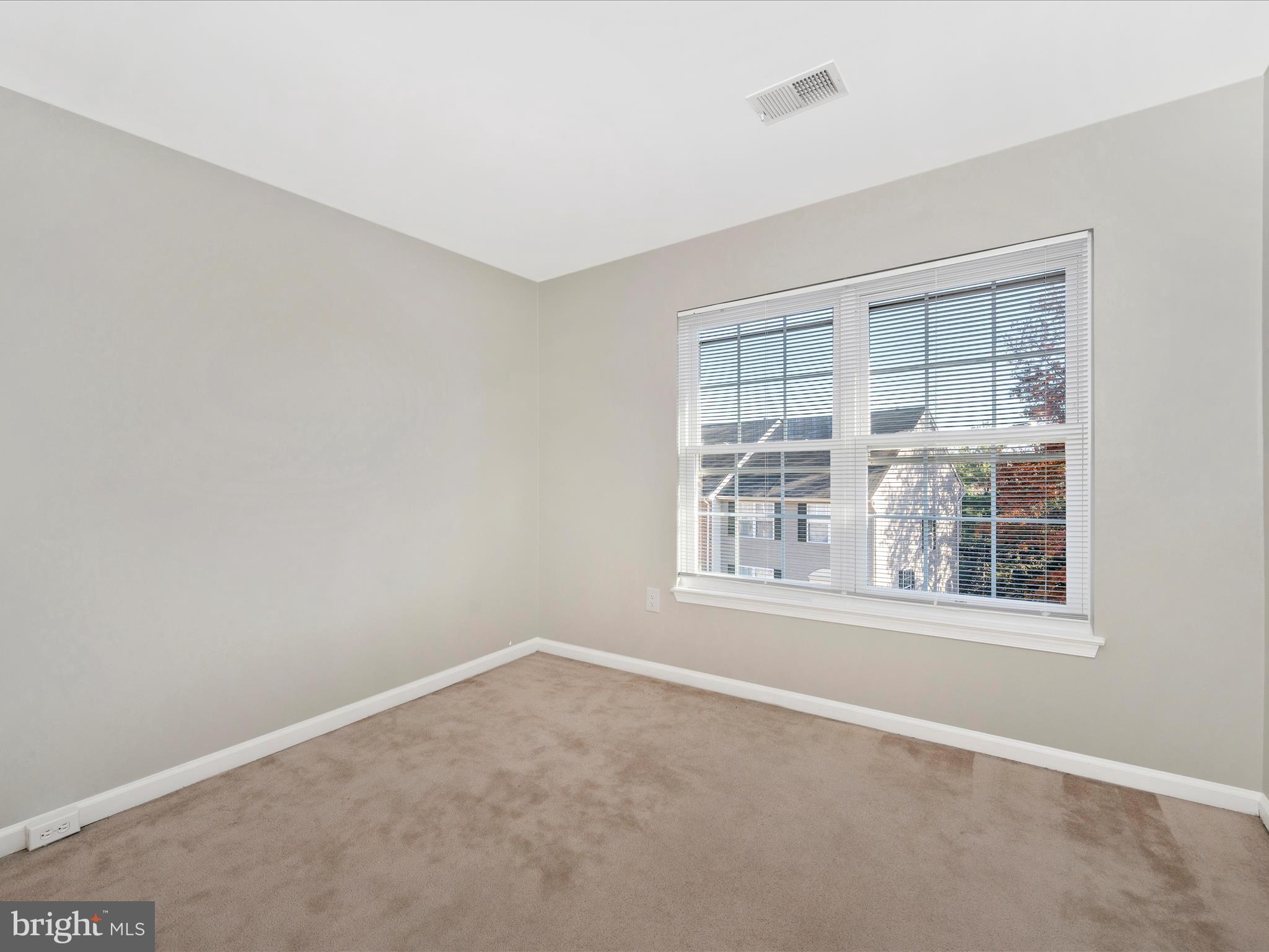 UNIVERSITY CENTER - Residential