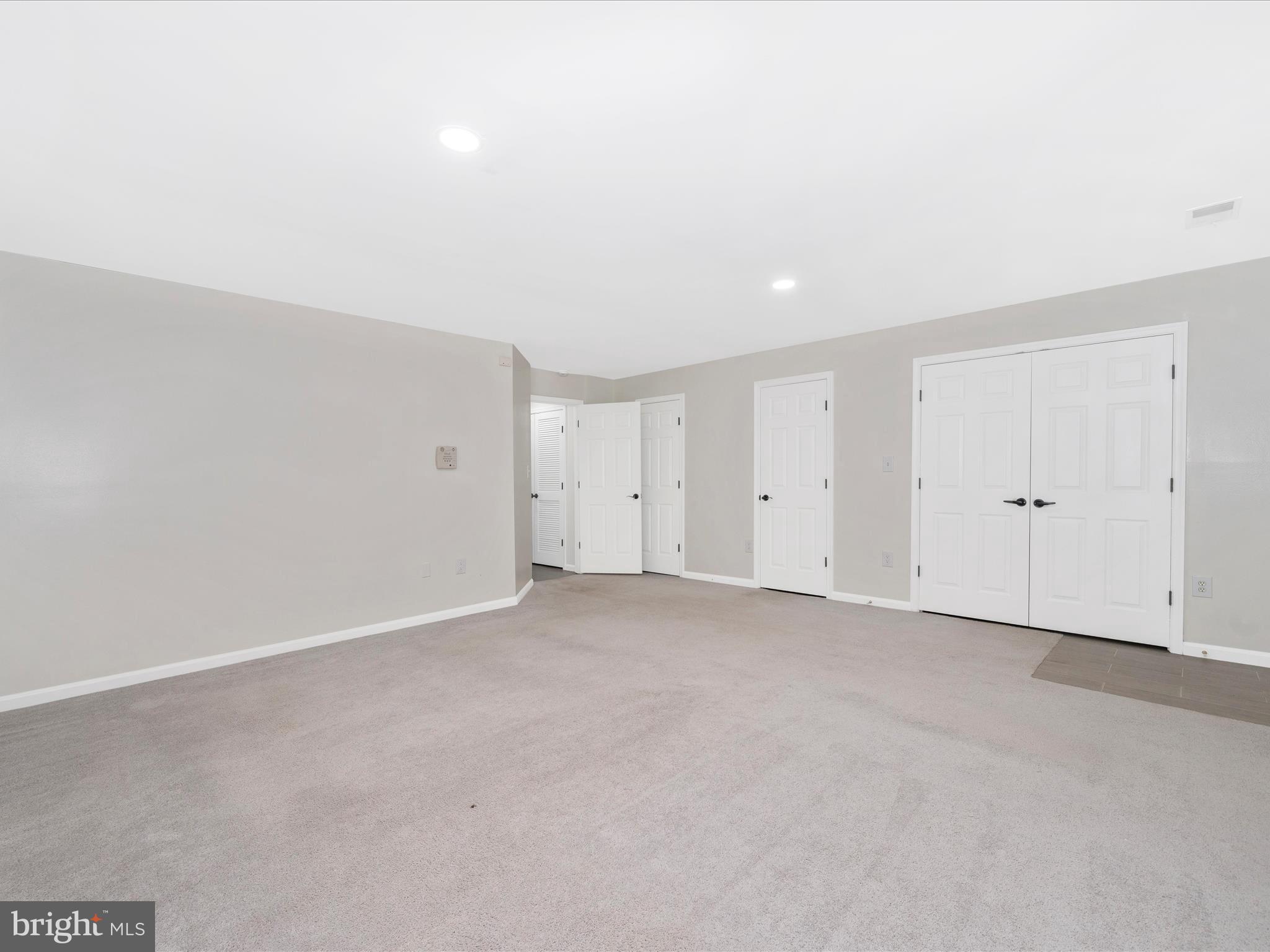 UNIVERSITY CENTER - Residential