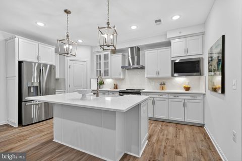 13970 ENGLEFIELD DRIVE WOODBRIDGE VA 22193