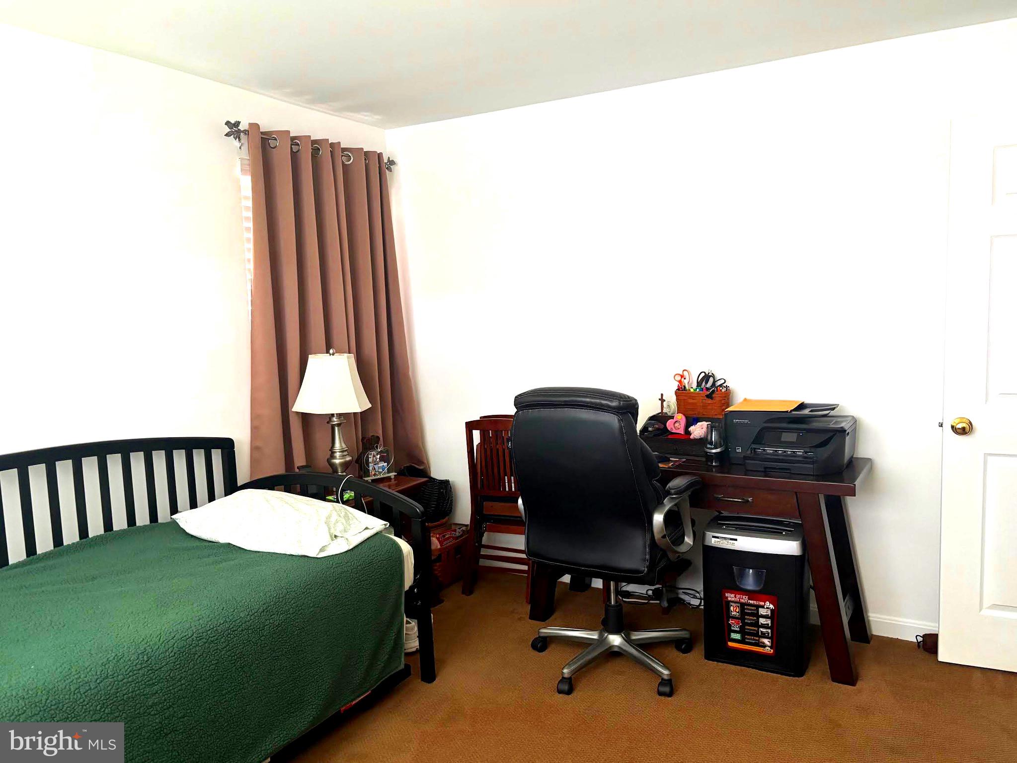 THE PINNACLE - Residential