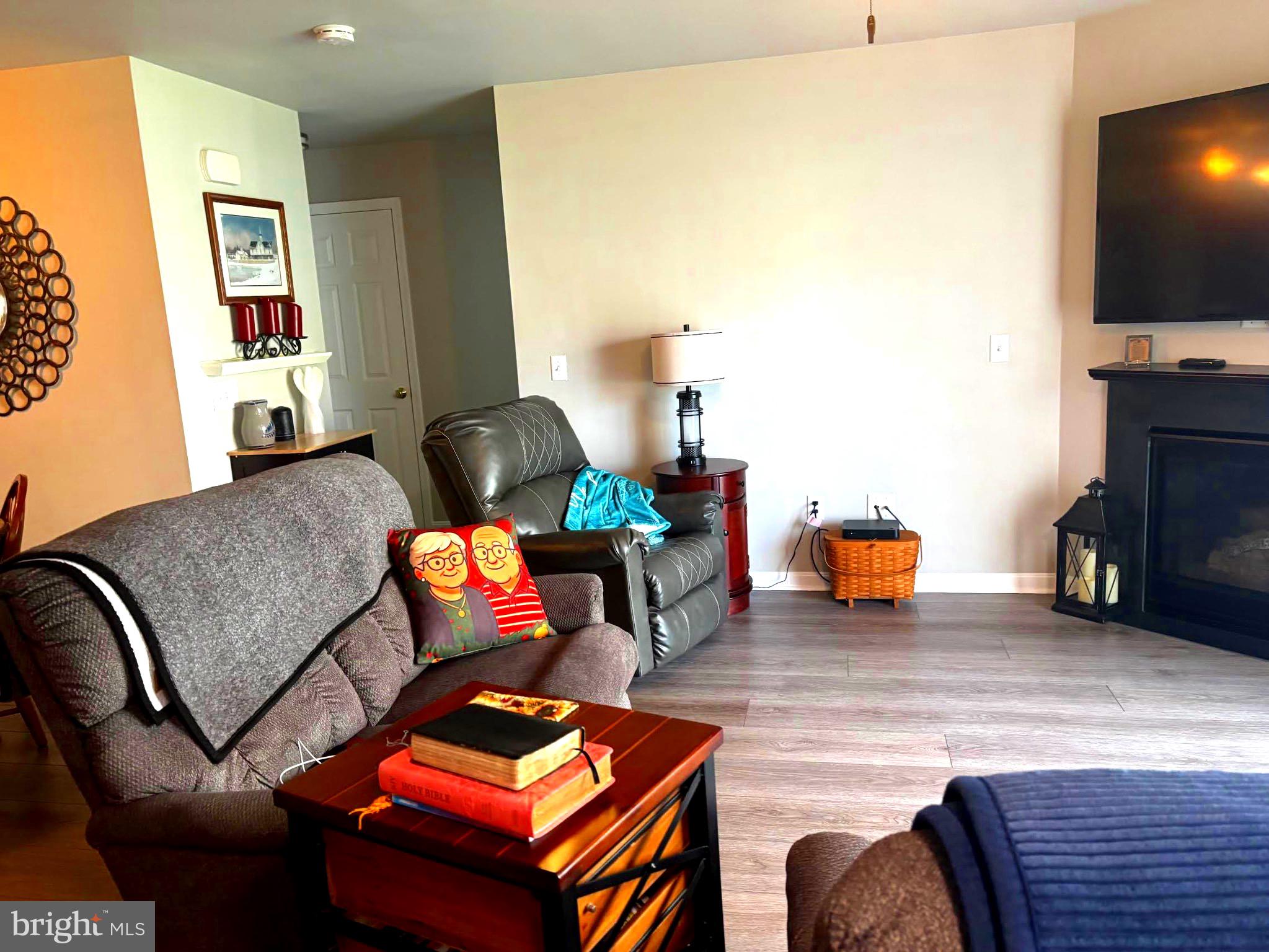 THE PINNACLE - Residential