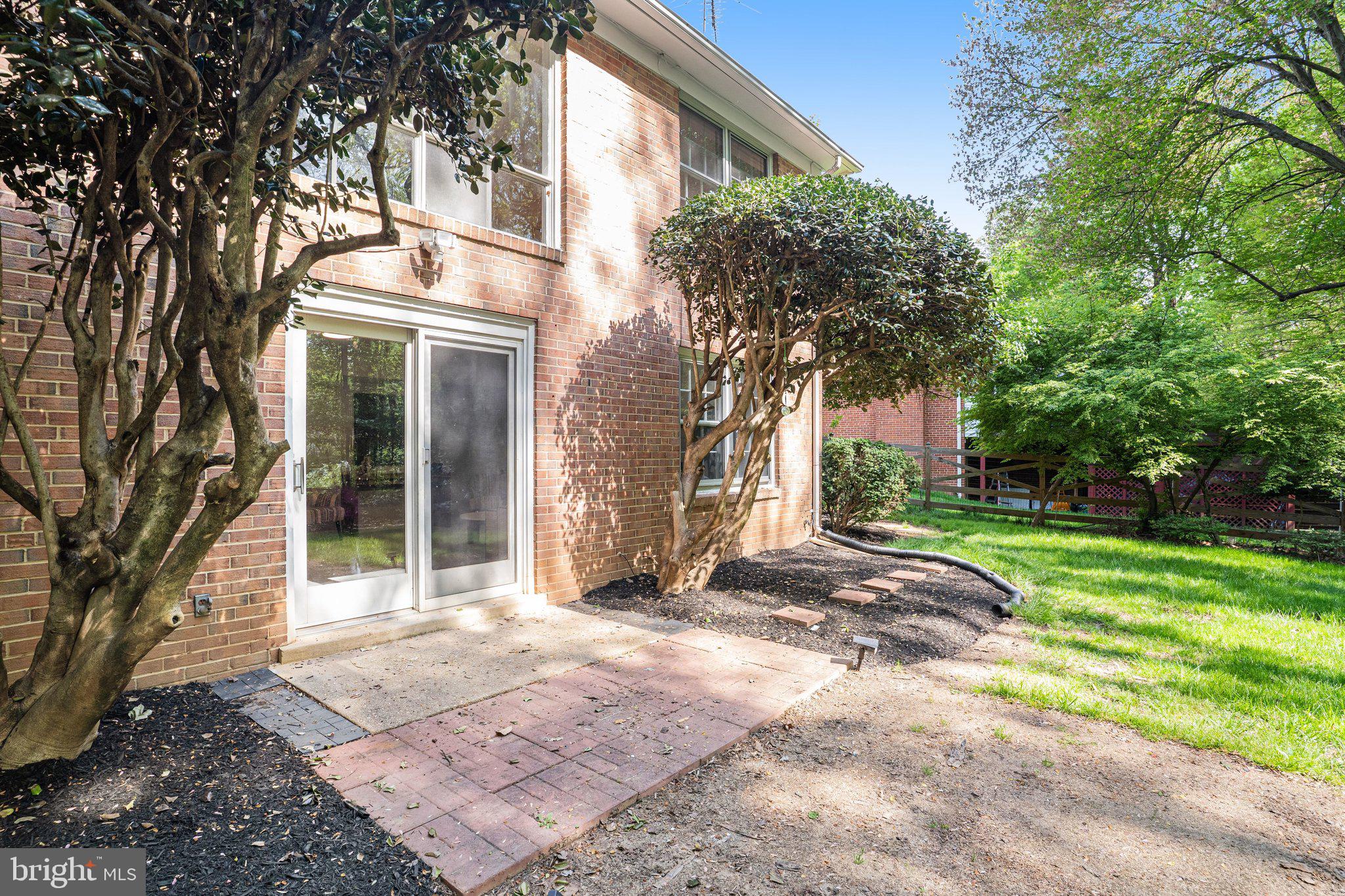 MOSBY WOODS - Residential