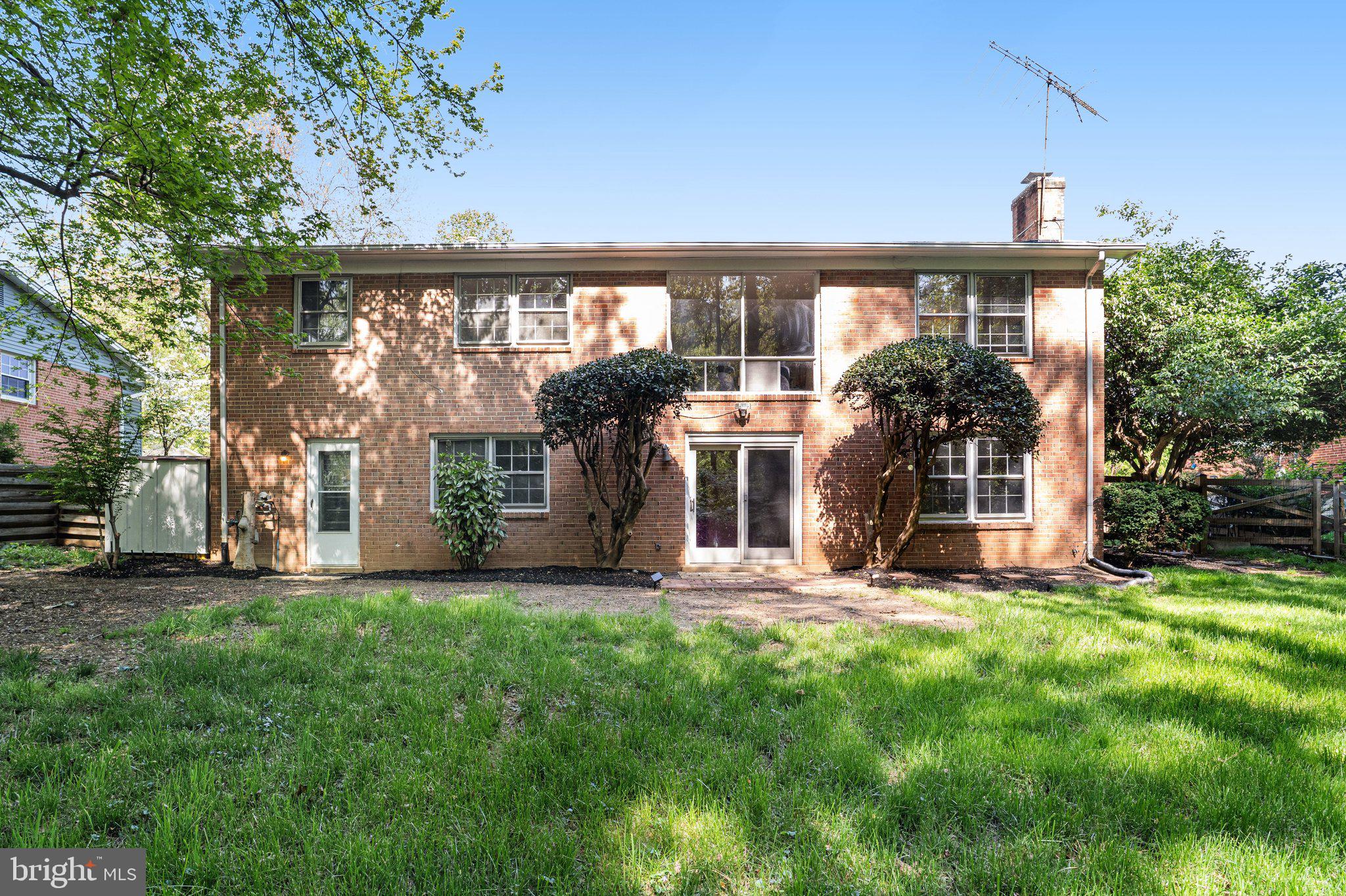 MOSBY WOODS - Residential