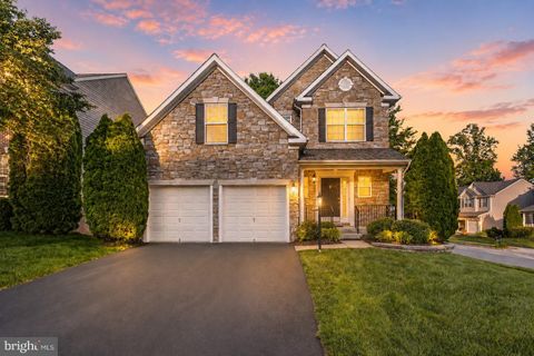 Photo of 15225 Muddy Creek Court, WOODBRIDGE, VA 22193 (MLS # VAPW2119052)