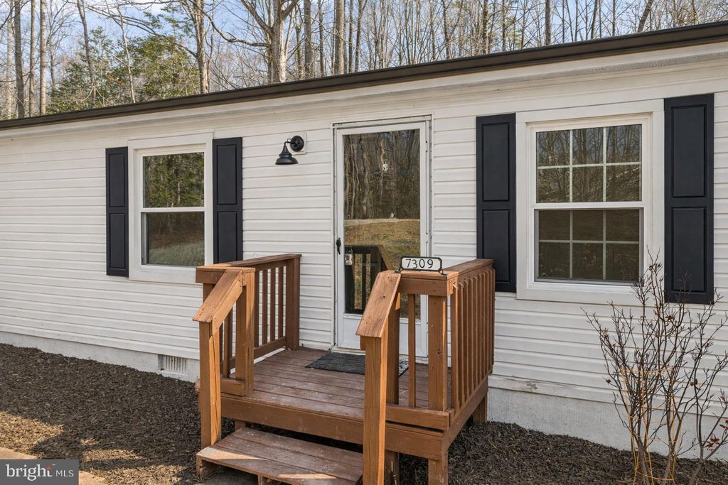 Photo of 7309 Red Feather Lane, SPOTSYLVANIA, VA 22551 (MLS # VASP2040238)