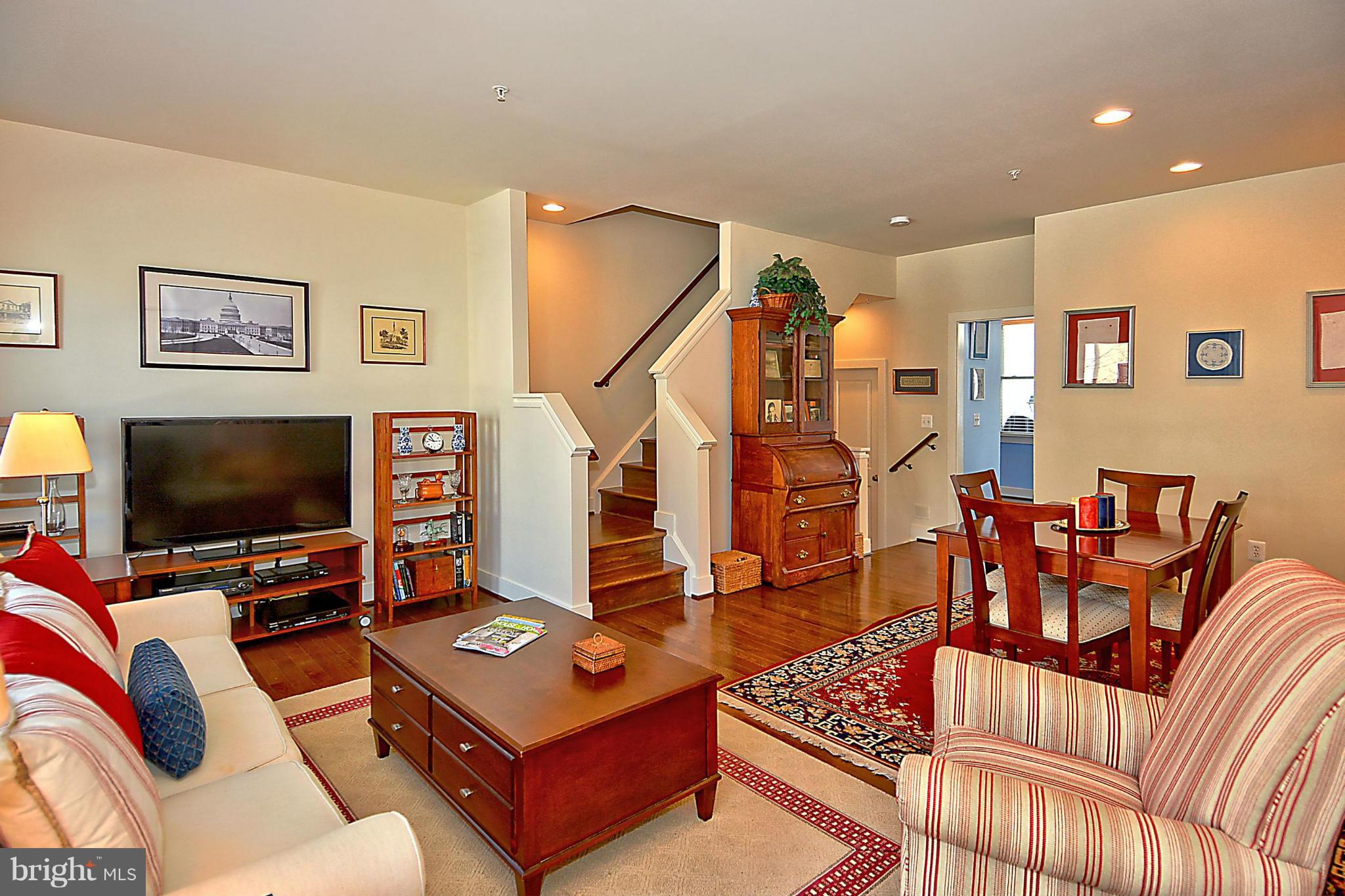 OLD TOWN COMMONS - Residential