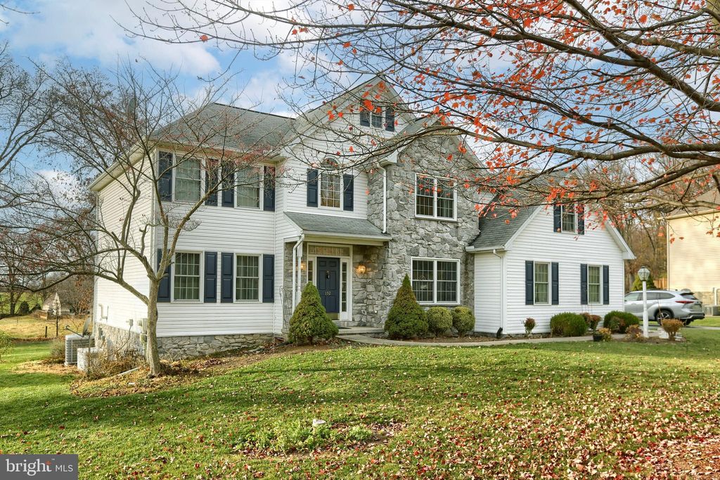 Photo of 152 Silver Drive, Elizabethtown, PA 17022 (MLS # PALA2043484)