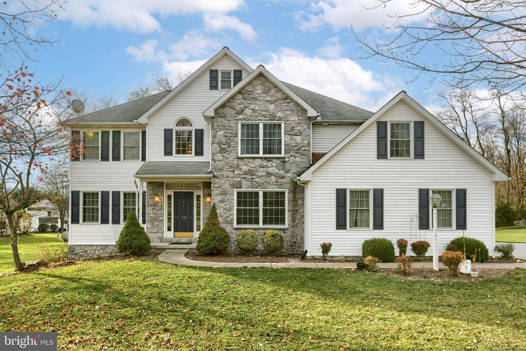 Photo of 152 Silver Drive, Elizabethtown, PA 17022 (MLS # PALA2043484)