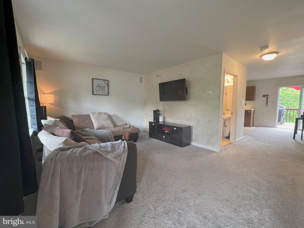 Photo of 840 KNOLL DR, MOUNT JOY, PA 17552 (MLS # PALA2034840)