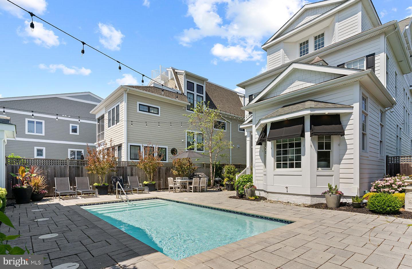 SILVER LAKE SHORES - Residential