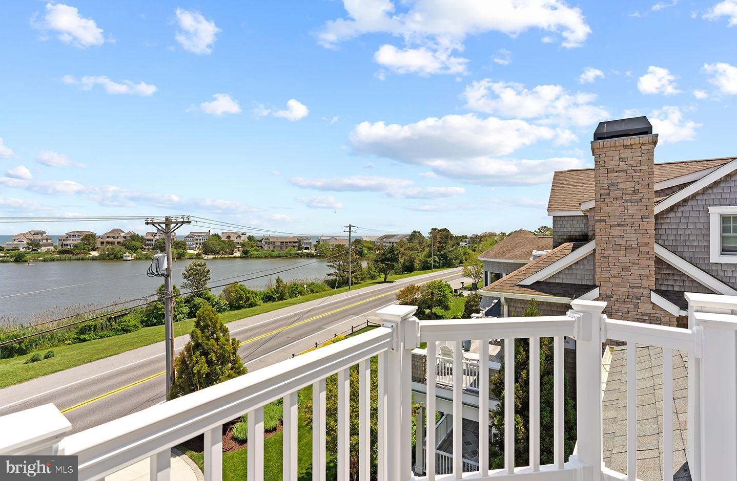 SILVER LAKE SHORES - Residential