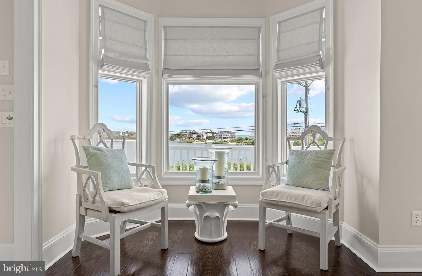 SILVER LAKE SHORES - Residential