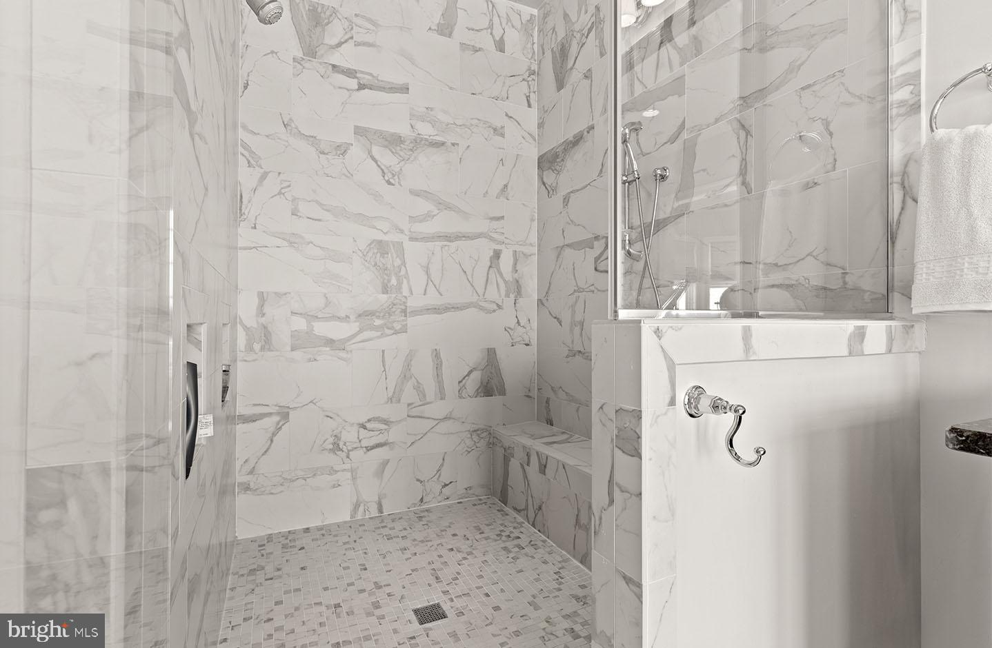 SILVER LAKE SHORES - Residential