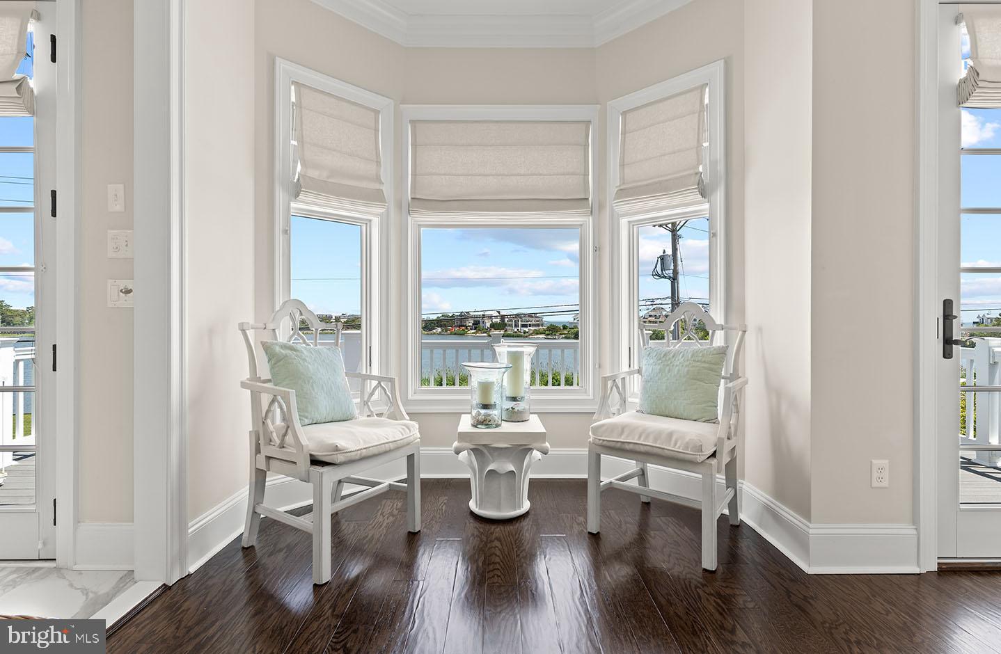 SILVER LAKE SHORES - Residential