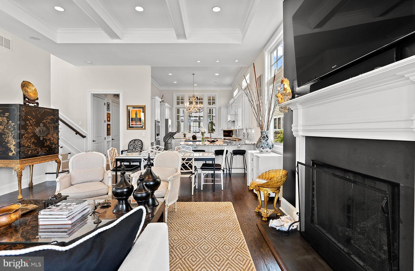 SILVER LAKE SHORES - Residential