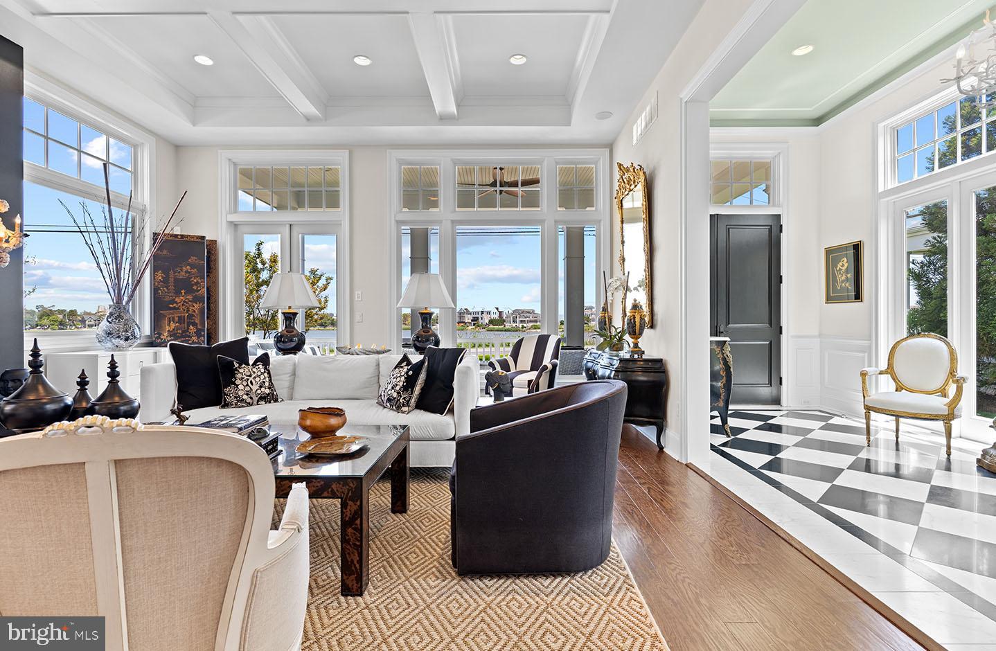 SILVER LAKE SHORES - Residential