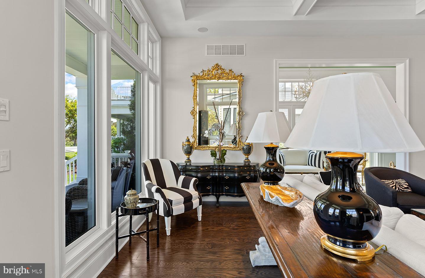 SILVER LAKE SHORES - Residential