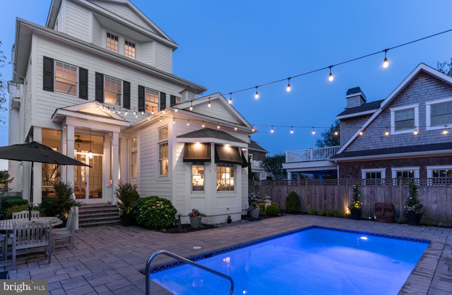 SILVER LAKE SHORES - Residential