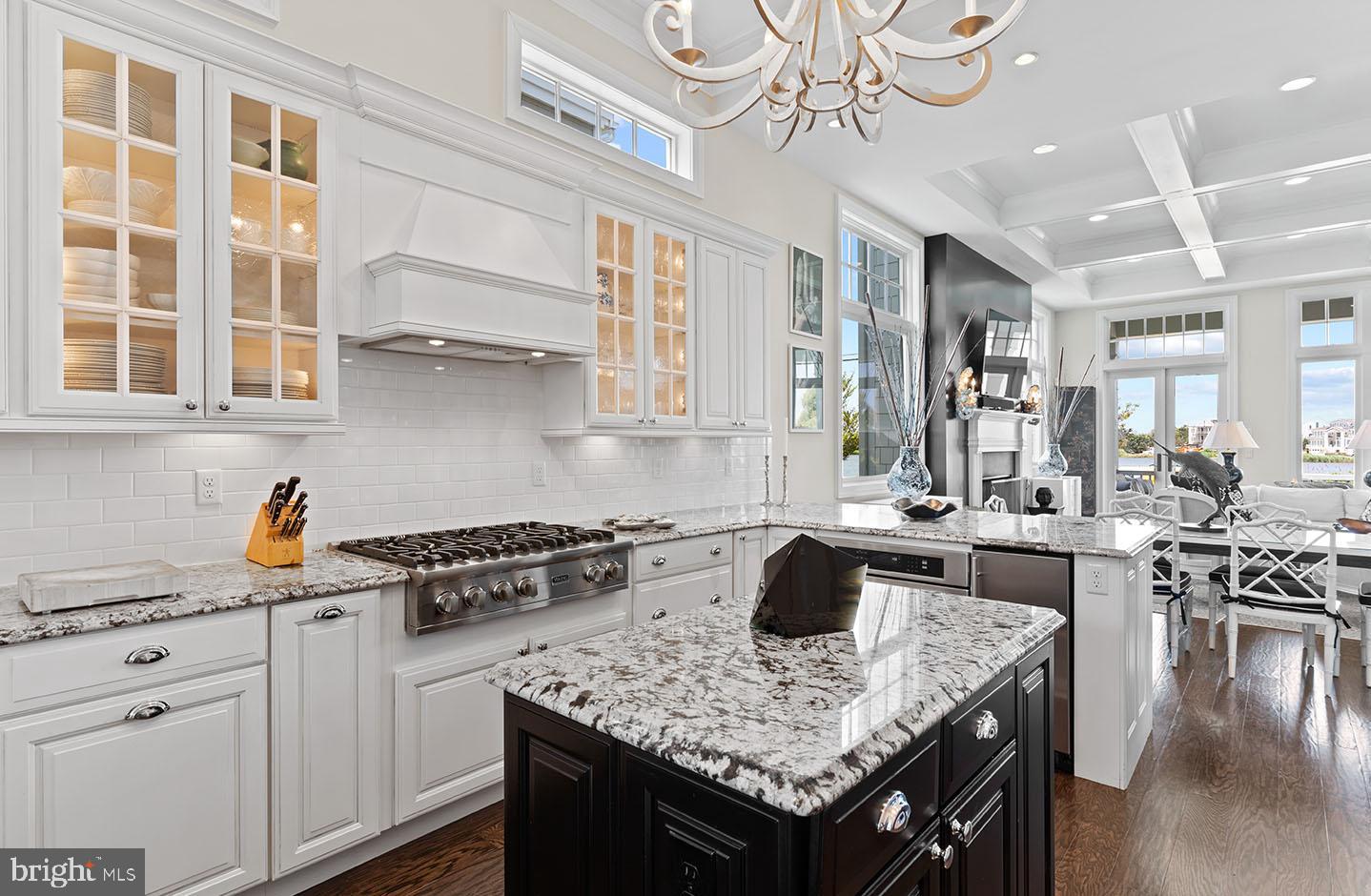 SILVER LAKE SHORES - Residential