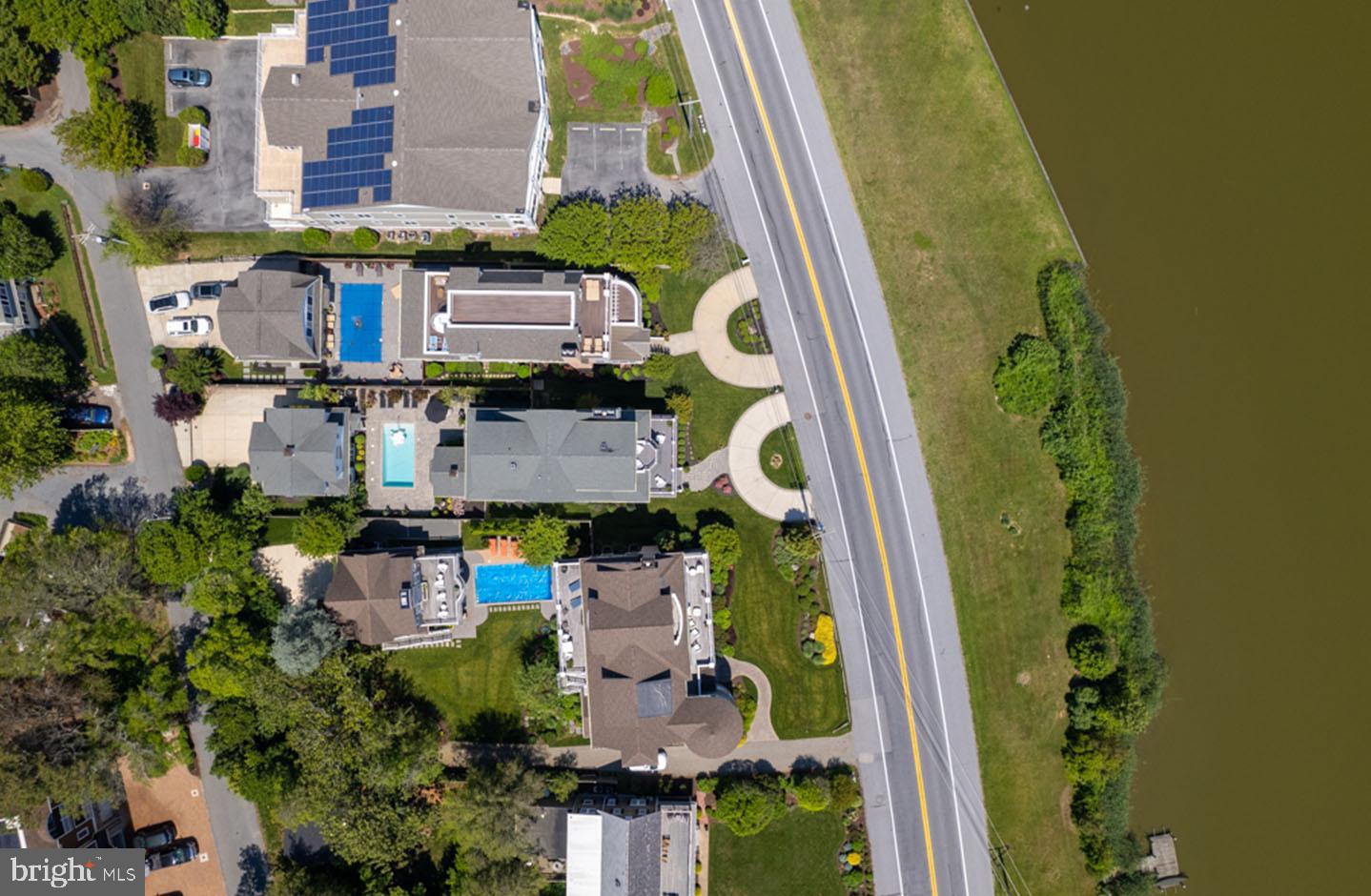 SILVER LAKE SHORES - Residential