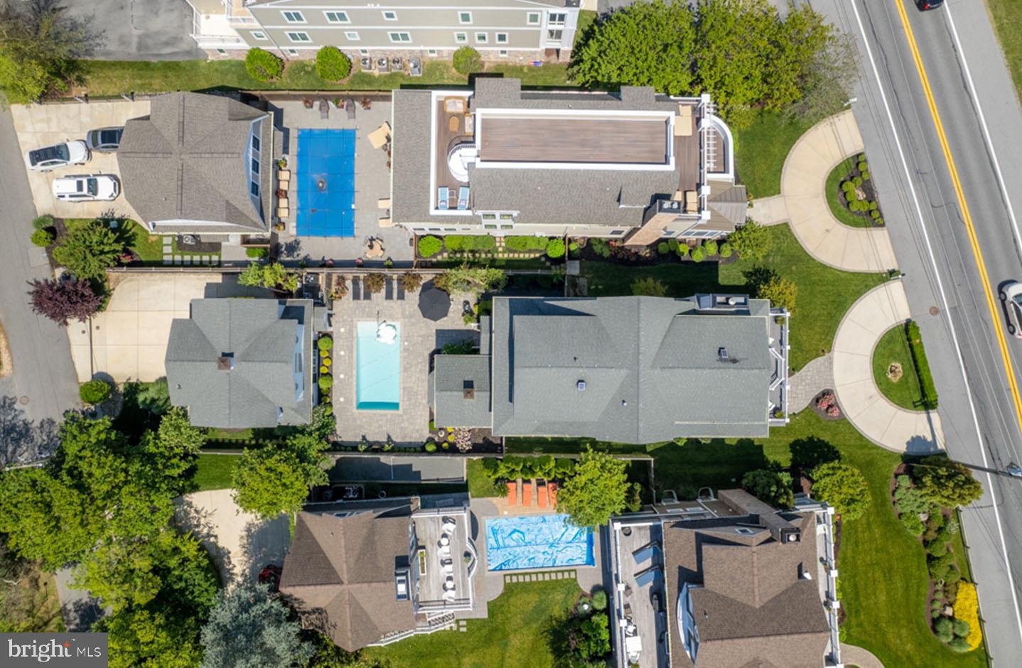 SILVER LAKE SHORES - Residential