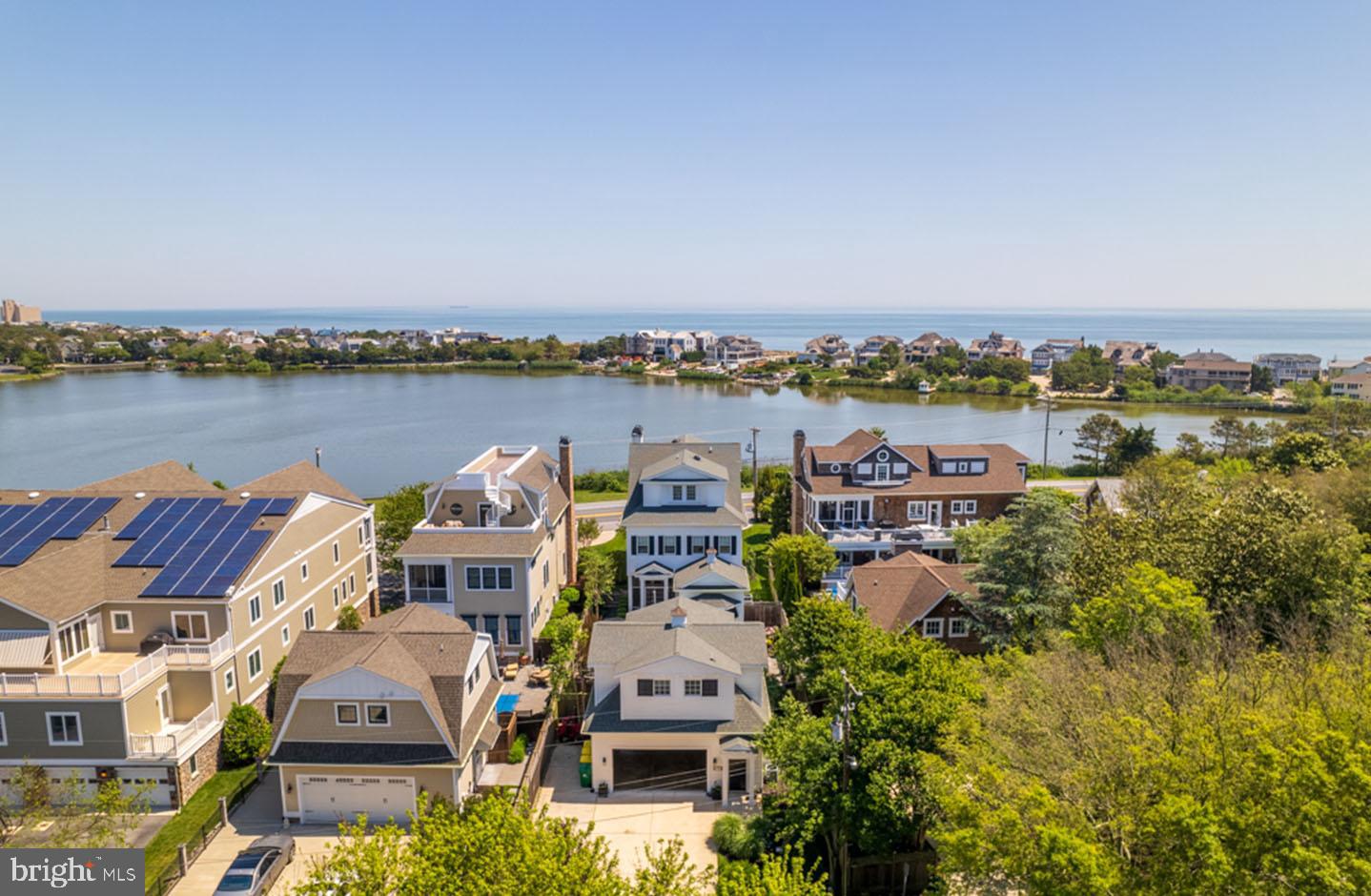 SILVER LAKE SHORES - Residential