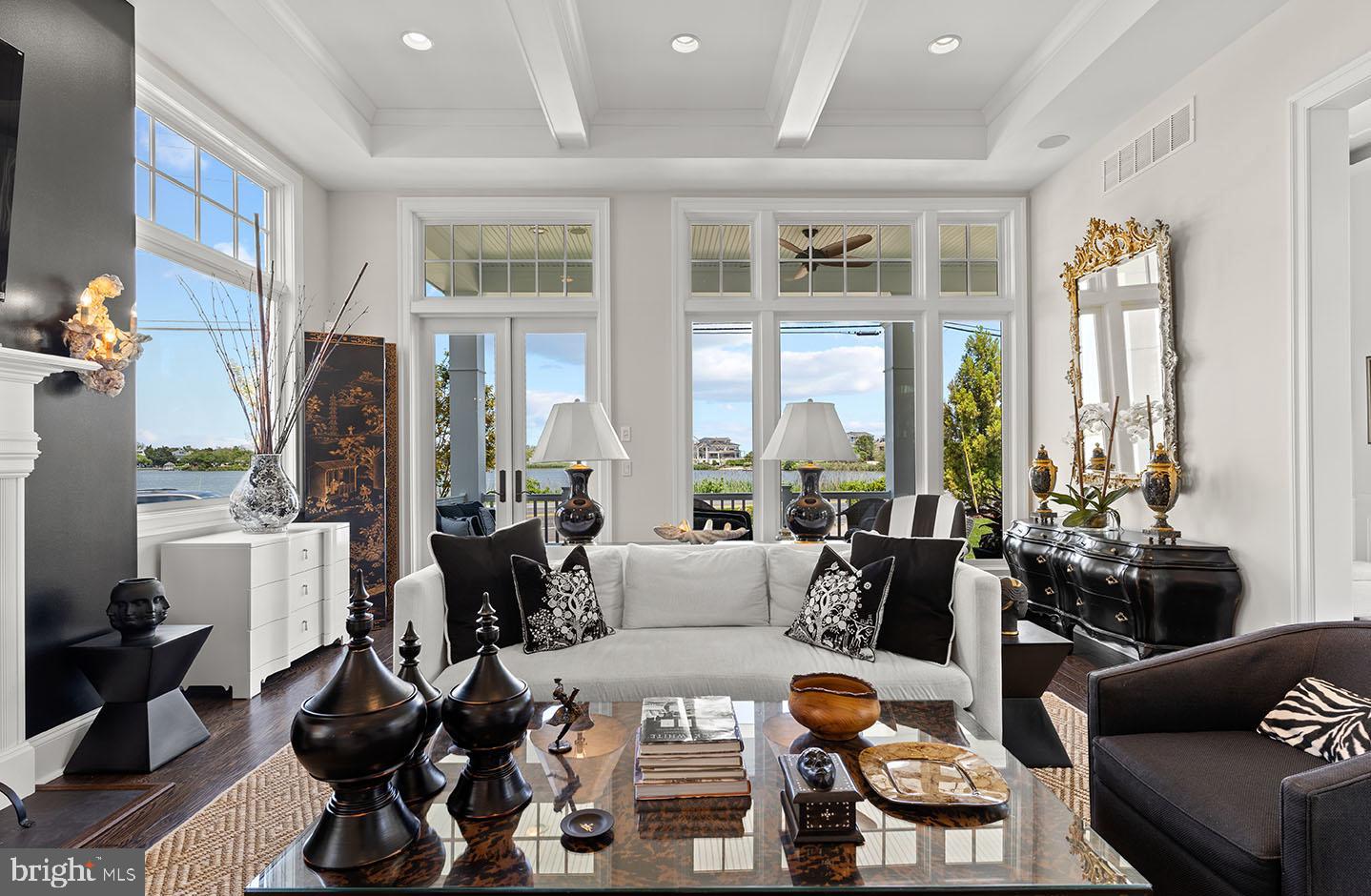 SILVER LAKE SHORES - Residential