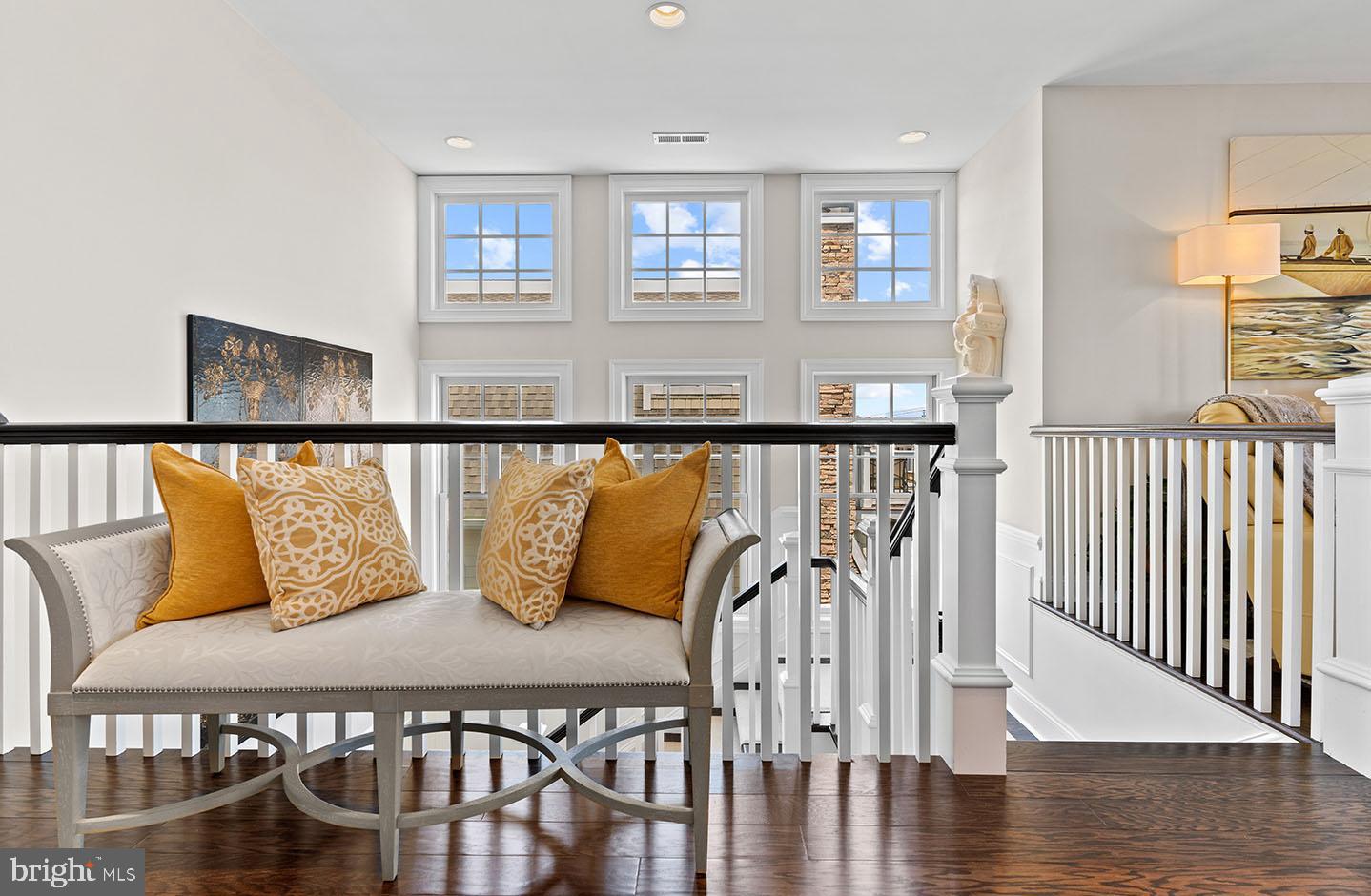 SILVER LAKE SHORES - Residential