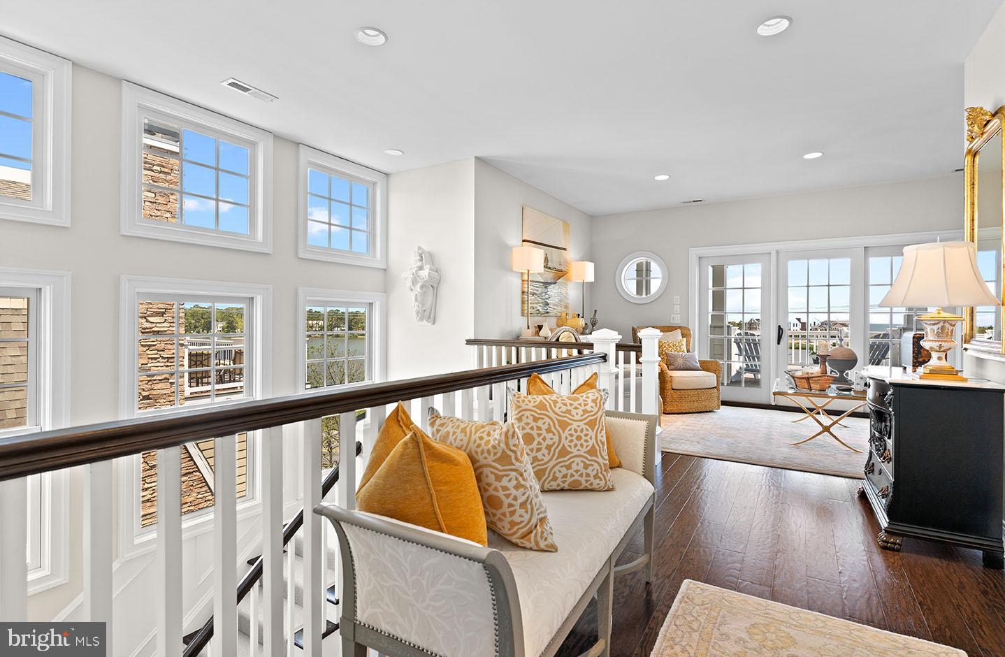 SILVER LAKE SHORES - Residential