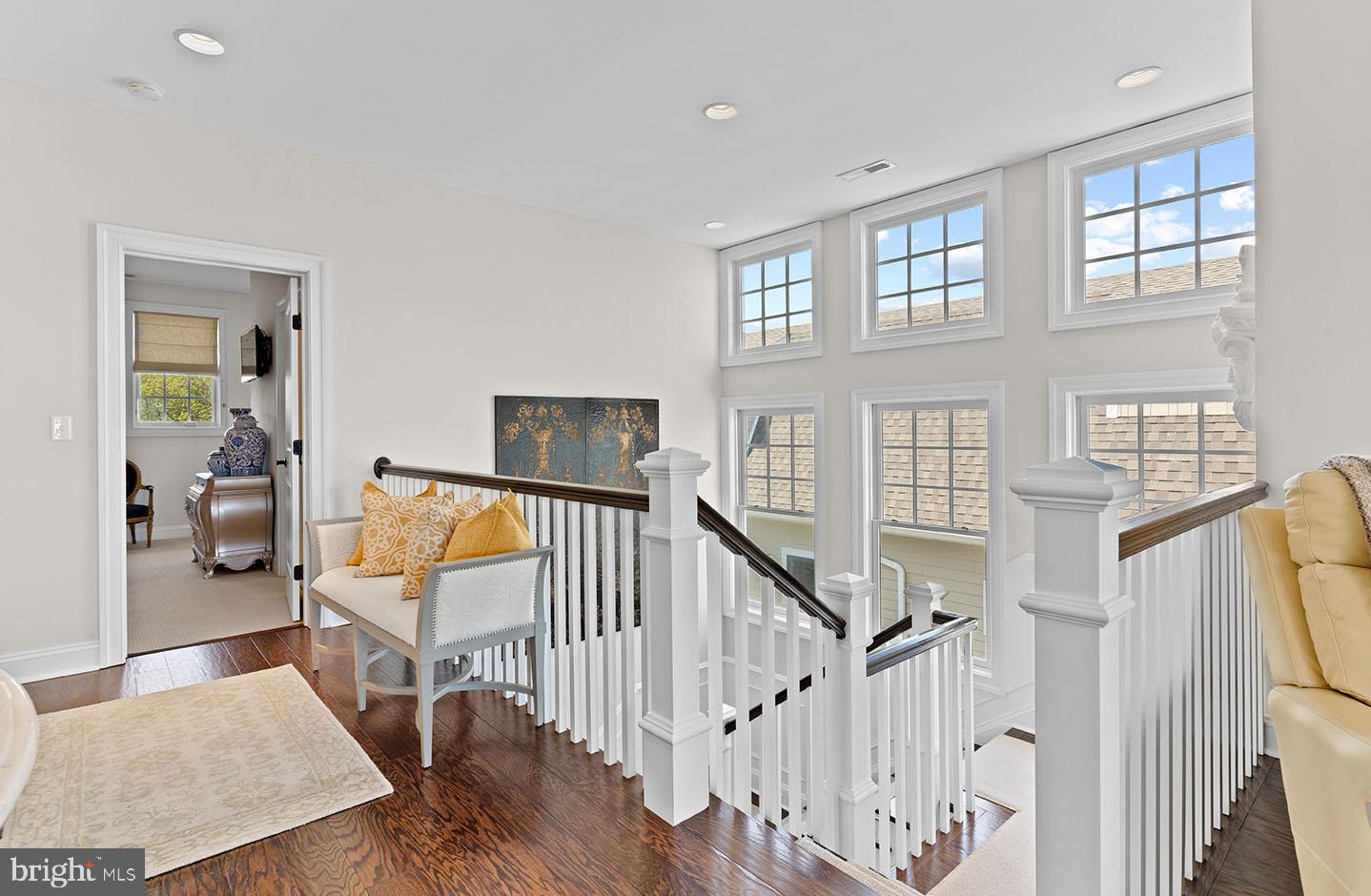 SILVER LAKE SHORES - Residential