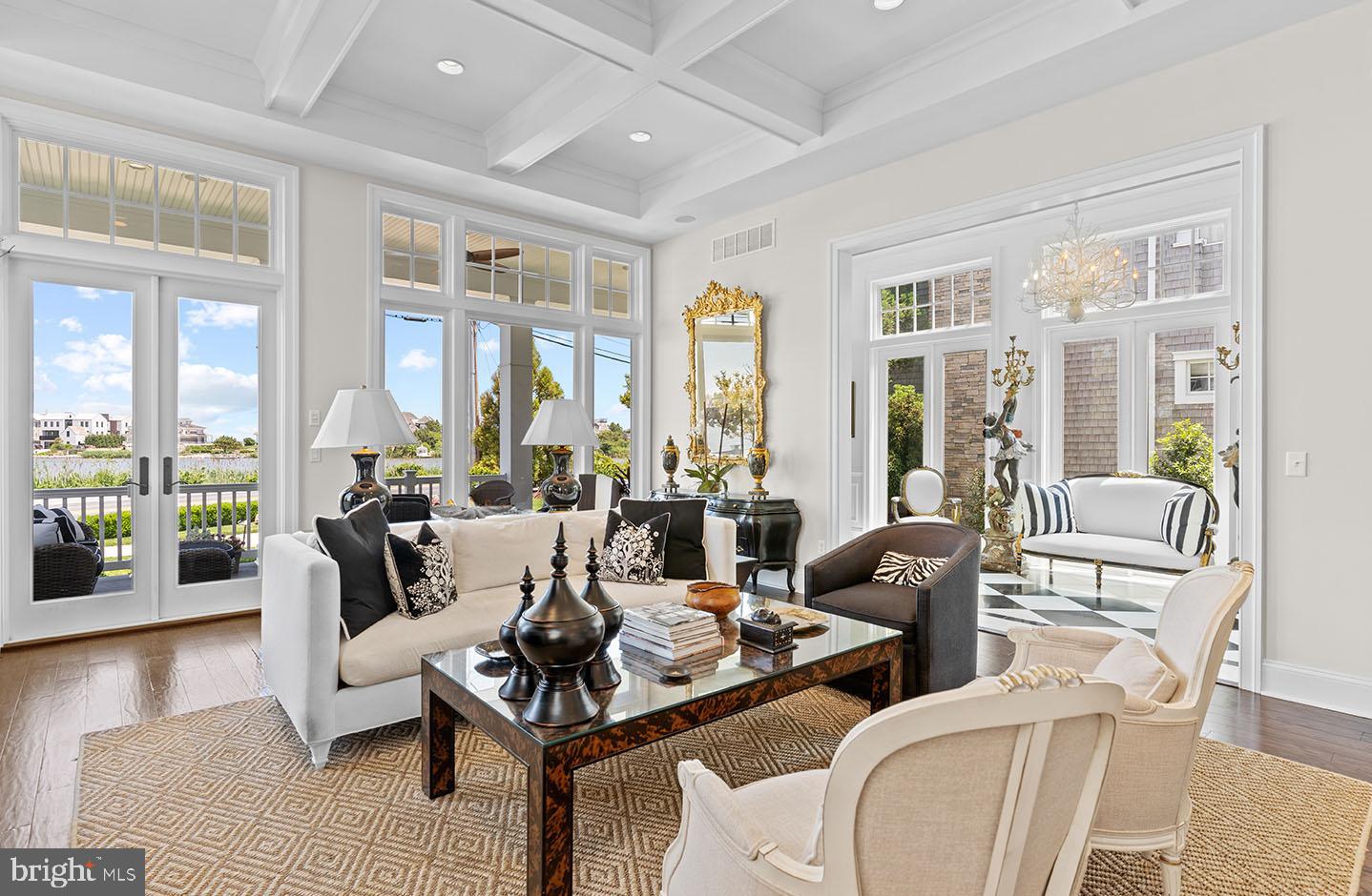 SILVER LAKE SHORES - Residential