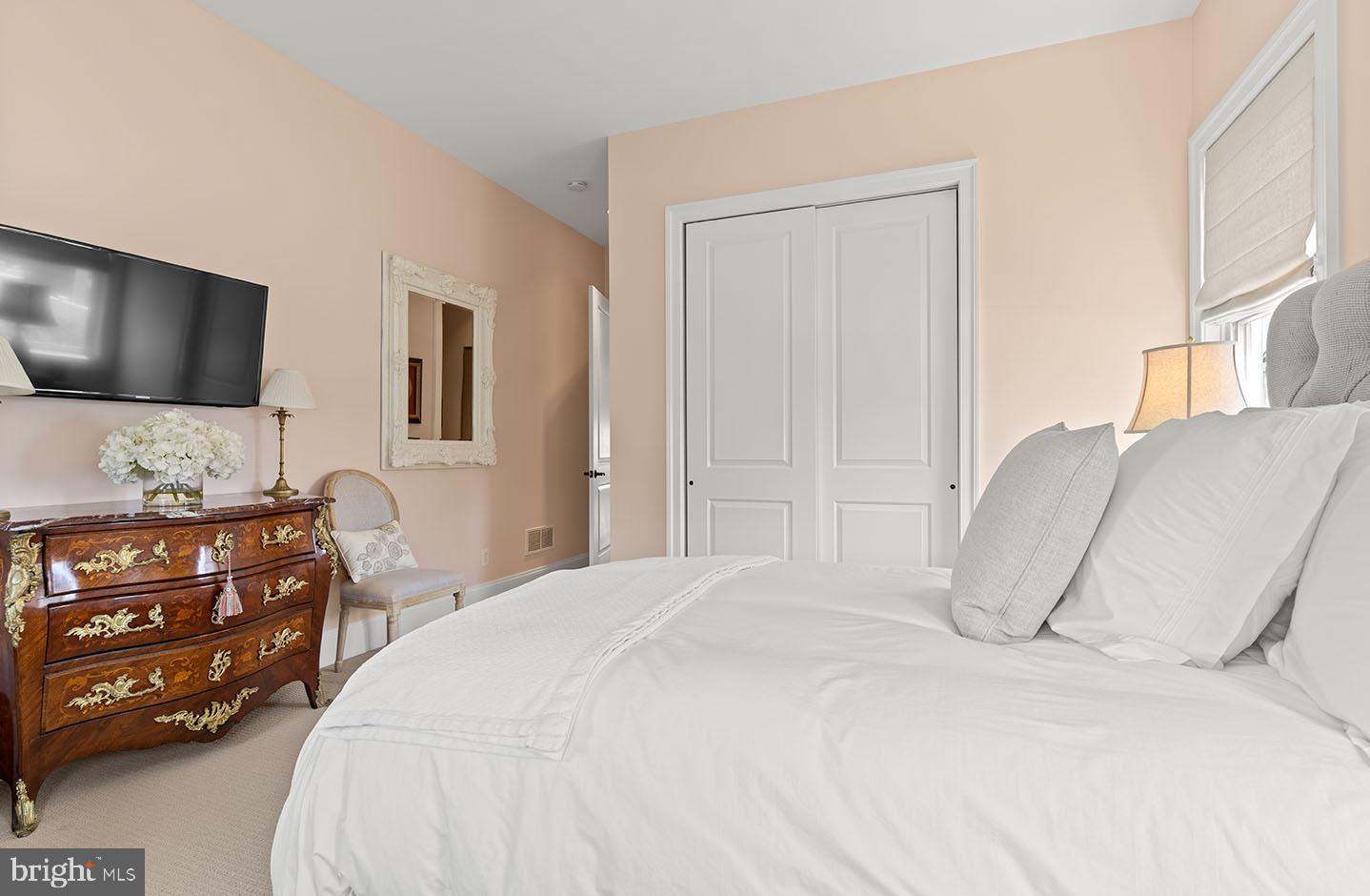 SILVER LAKE SHORES - Residential