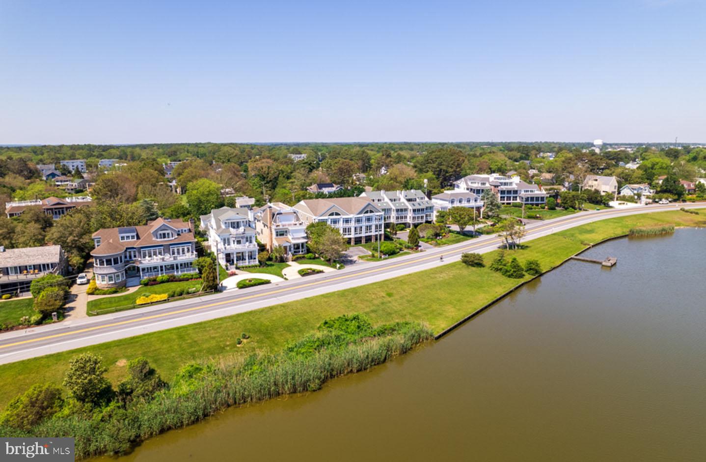 SILVER LAKE SHORES - Residential