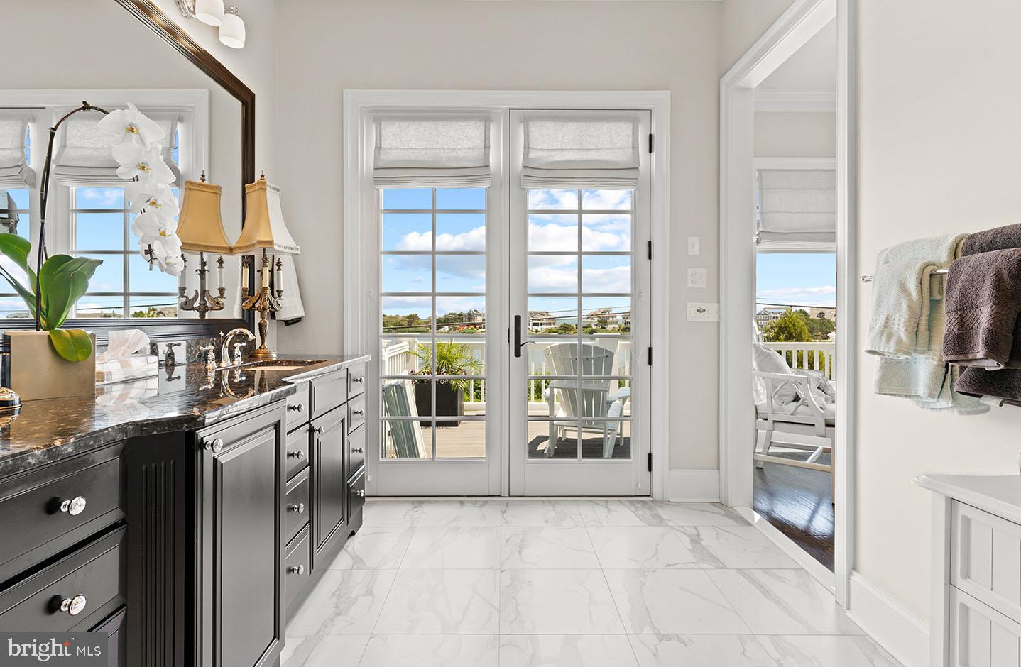 SILVER LAKE SHORES - Residential