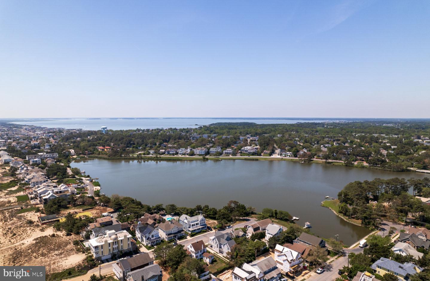 SILVER LAKE SHORES - Residential