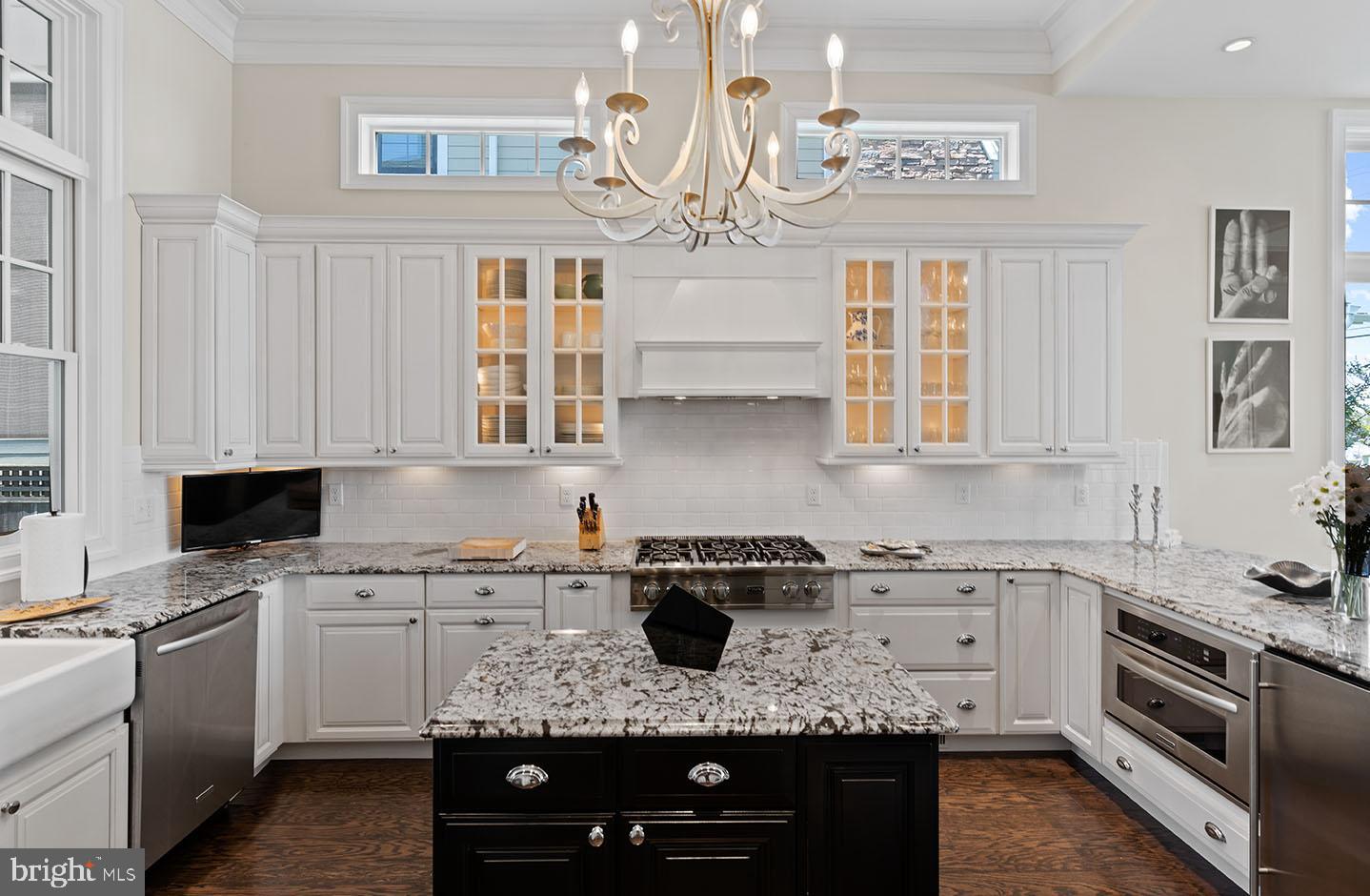 SILVER LAKE SHORES - Residential